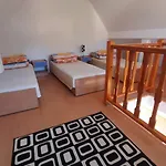 Bed & Breakfast Dom Letniskowy Helena Kretowiny