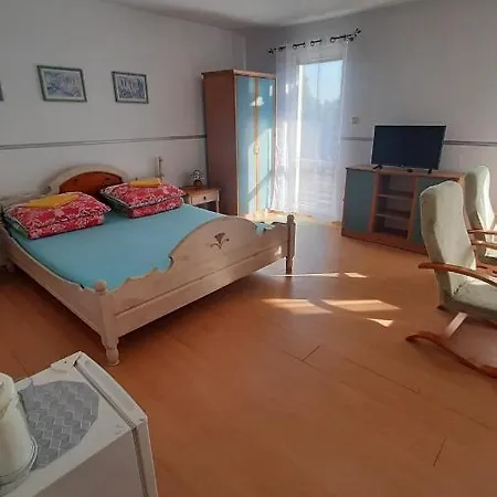 Bed and breakfast Dom Letniskowy Helena Kretowiny