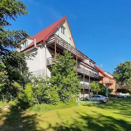 Dom Letniskowy Helena 住宿加早餐酒店