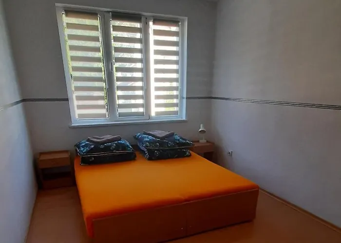 Bed & Breakfast Dom Letniskowy Helena 3*